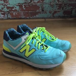 WOMENS 574 NEW BALANCE SNEAKERS